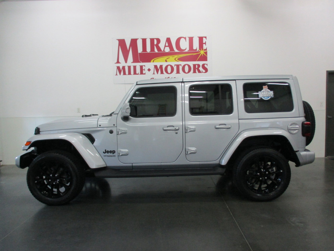 Used 2022 Jeep Wrangler Unlimited Sahara image 2