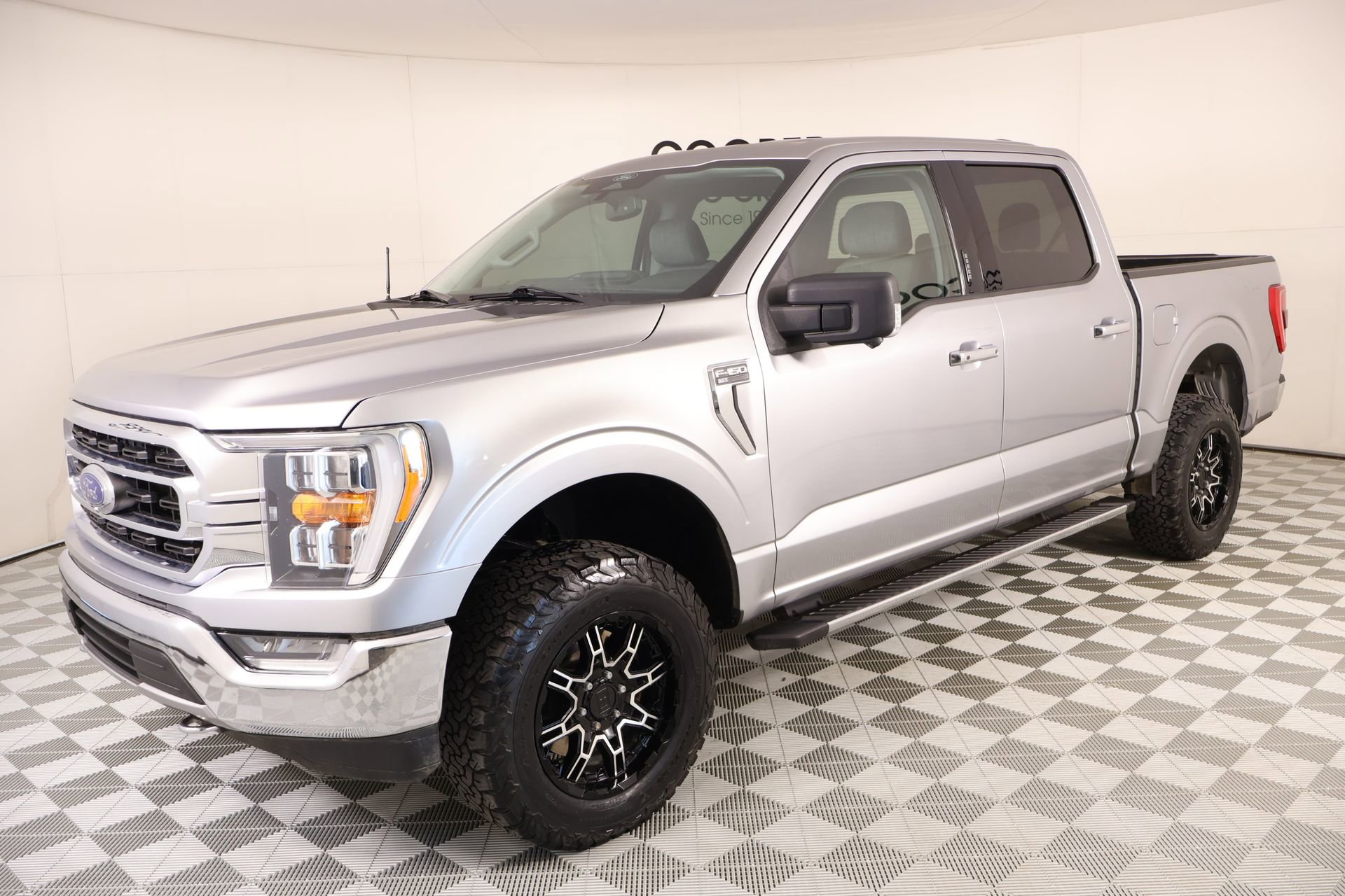 Used 2021 Ford F150 XLT w/ Equipment Group 302A High AWD/4WD image 11