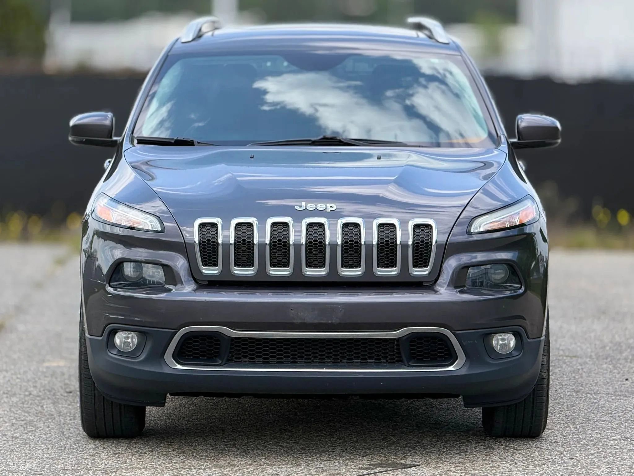 Used 2016 Jeep Cherokee Limited AWD/4WD image 5