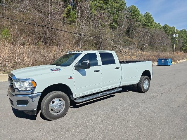 Used 2024 RAM 3500 Tradesman w/ Chrome Appearance Group image 6