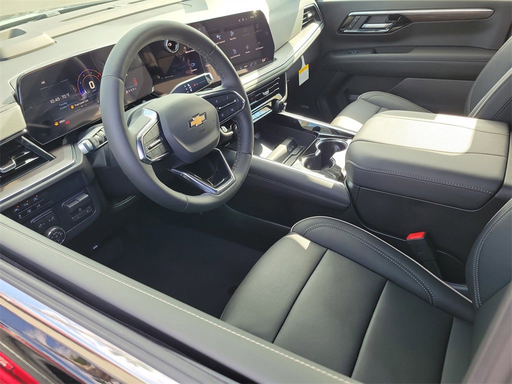 New 2026 Chevrolet Suburban Premier w/ Sun And Tow Package image 3