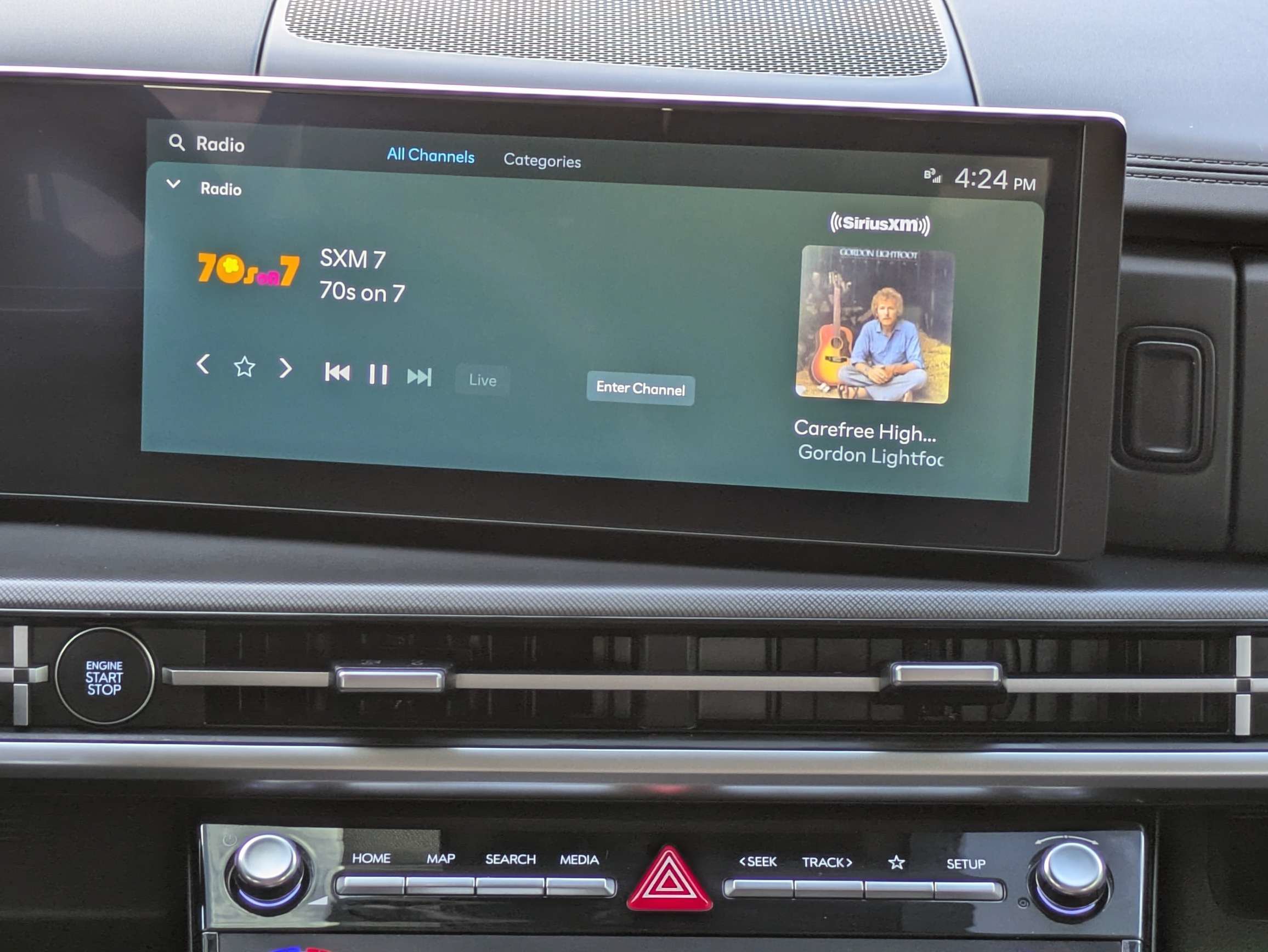 Used 2024 Hyundai Santa Fe SEL FWD image 18