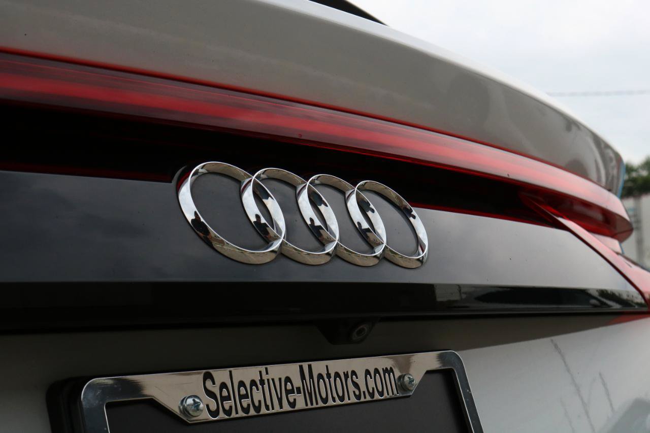 Used 2019 Audi Q8 Premium Plus w/ Premium Plus AWD/4WD image 16