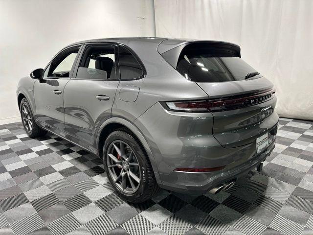 Used 2025 Porsche Cayenne S AWD/4WD image 7