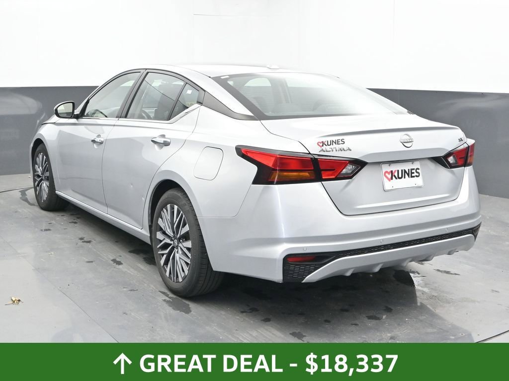 Used 2023 Nissan Altima 2.5 SV FWD image 10