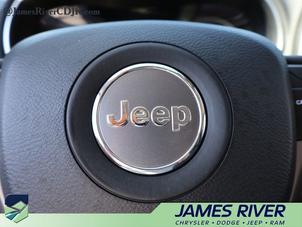 Used 2021 Jeep Cherokee Latitude Lux w/ Mopar Interior Package AWD/4WD image 26