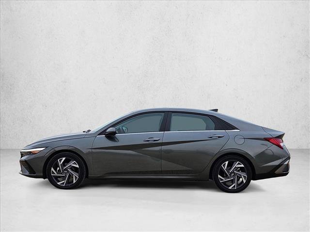Used 2025 Hyundai Elantra Limited image 8