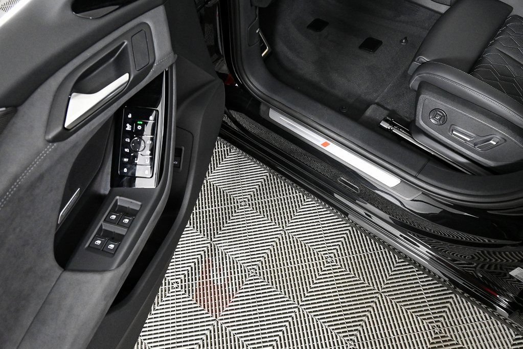 New 2025 Audi S6 e-tron Prestige AWD/4WD image 8