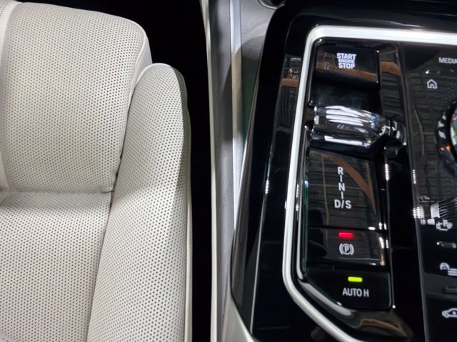 Used 2025 BMW 760i xDrive w/ Executive Package AWD/4WD image 44