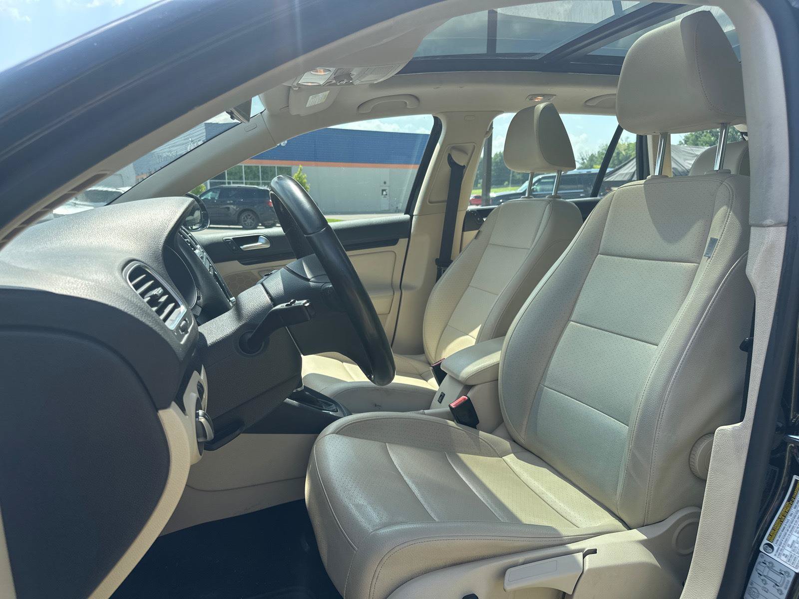 Used 2014 Volkswagen Jetta TDI FWD image 3