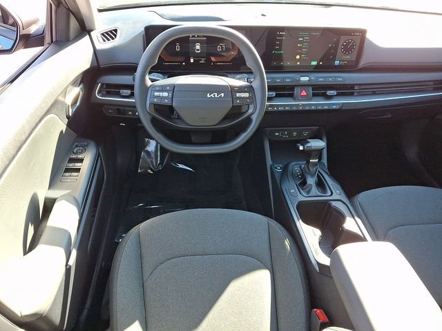 Used 2025 Kia K4 LX image 14