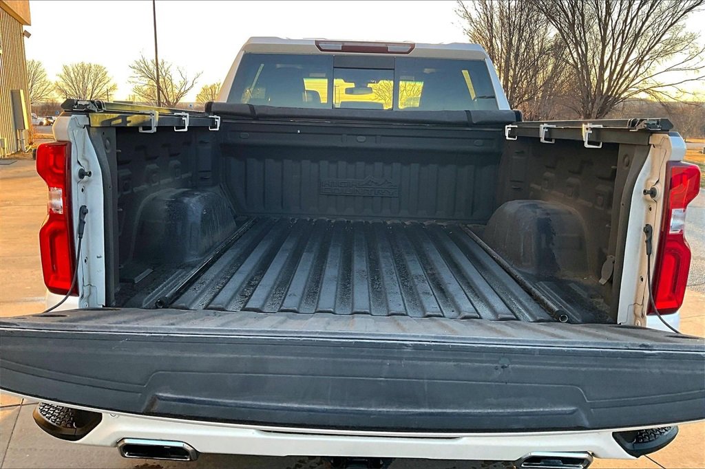 Used 2020 Chevrolet Silverado 1500 High Country w/ Safety Package II image 34
