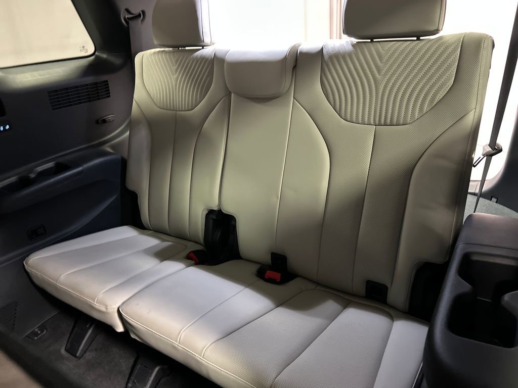Used 2025 Hyundai Palisade Calligraphy image 23