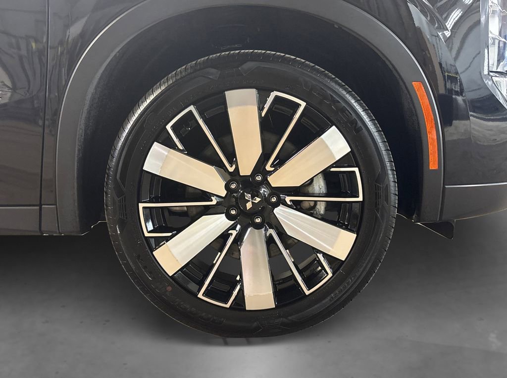 Used 2025 Mitsubishi Outlander SE image 20