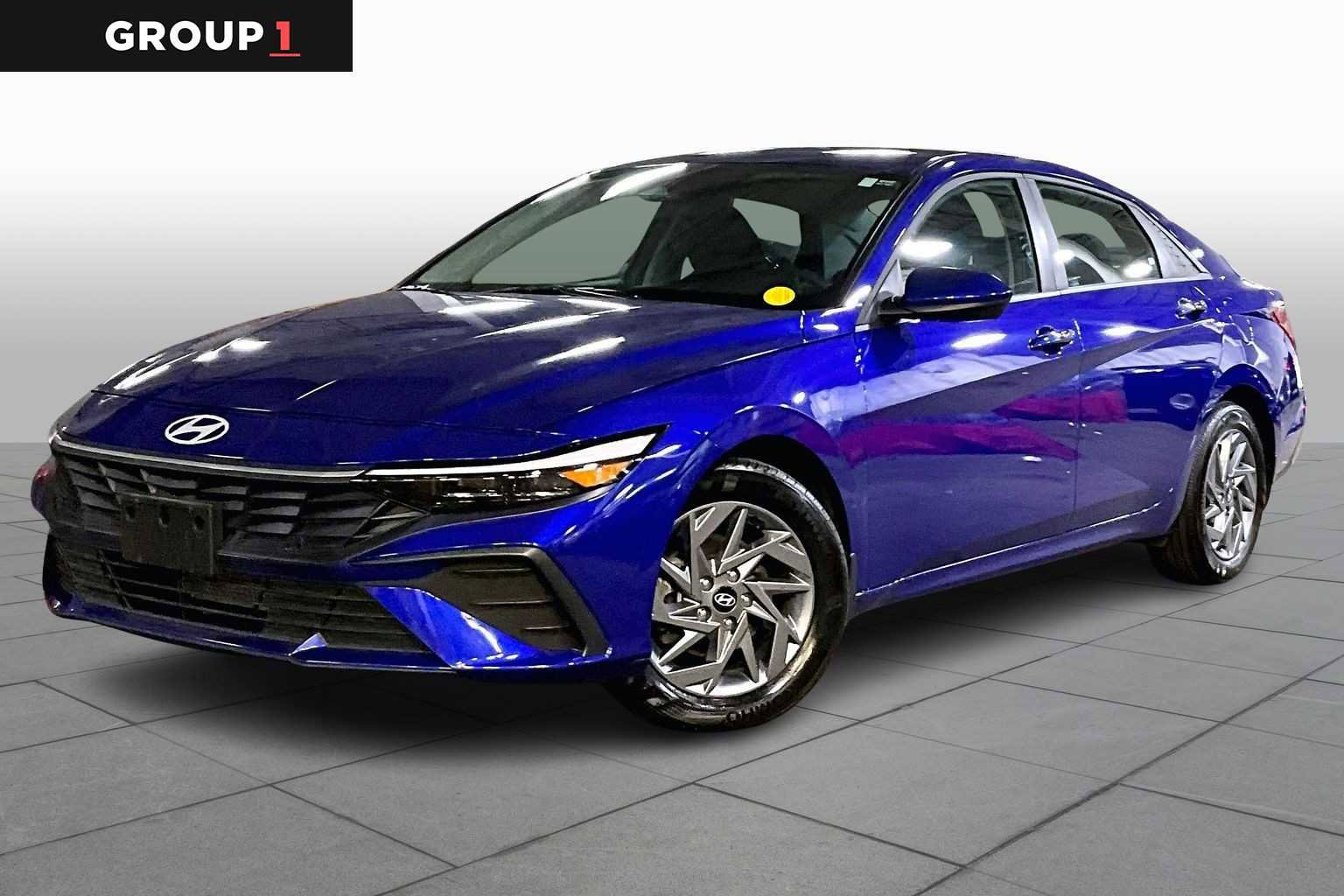 Used 2024 Hyundai Elantra SEL image 1