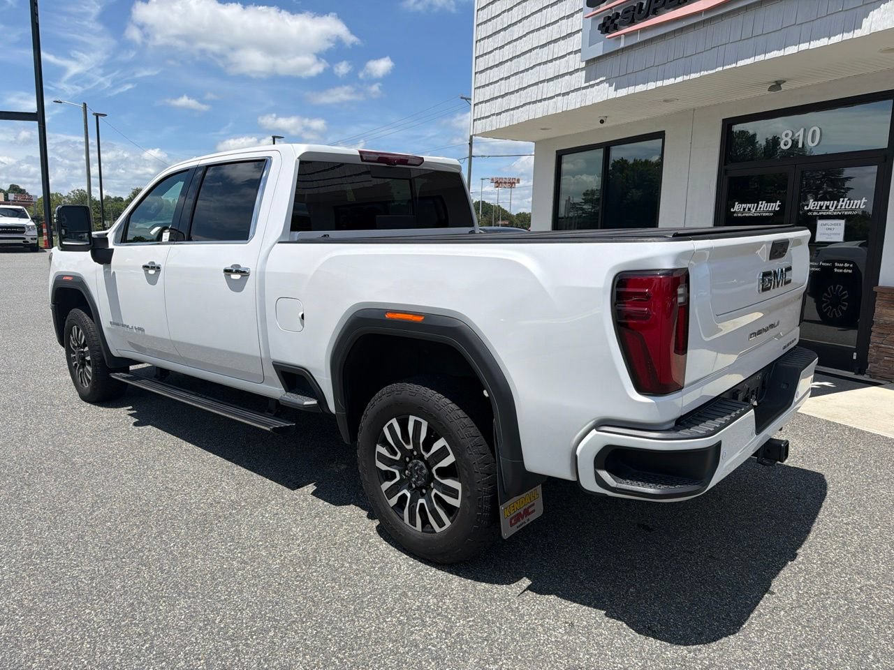 Used 2024 GMC Sierra 2500 Denali Ultimate AWD/4WD image 5