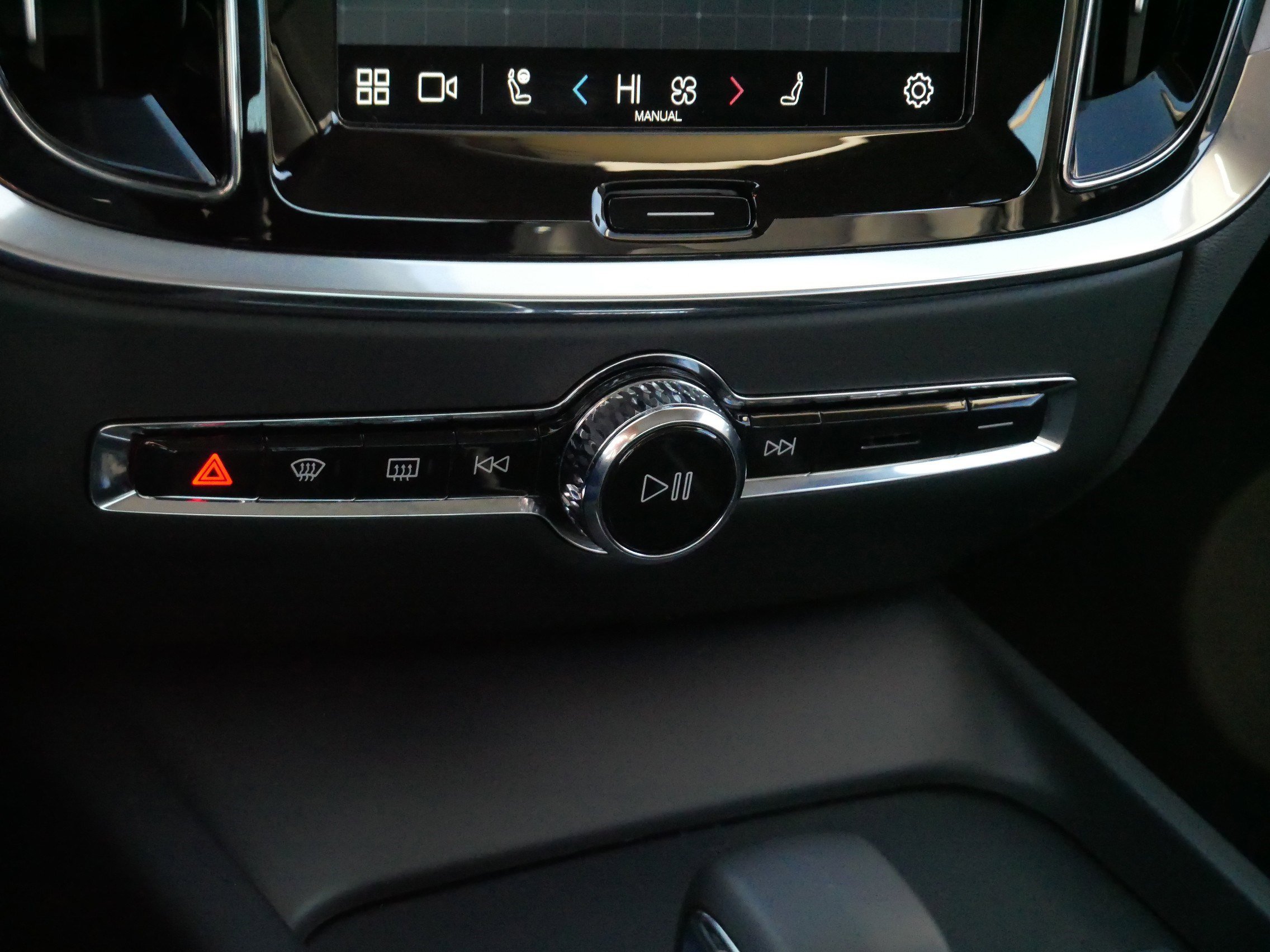 Used 2025 Volvo S60 B5 Core image 23