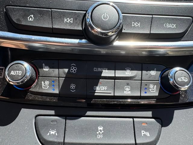Used 2018 Buick LaCrosse Premium FWD image 23
