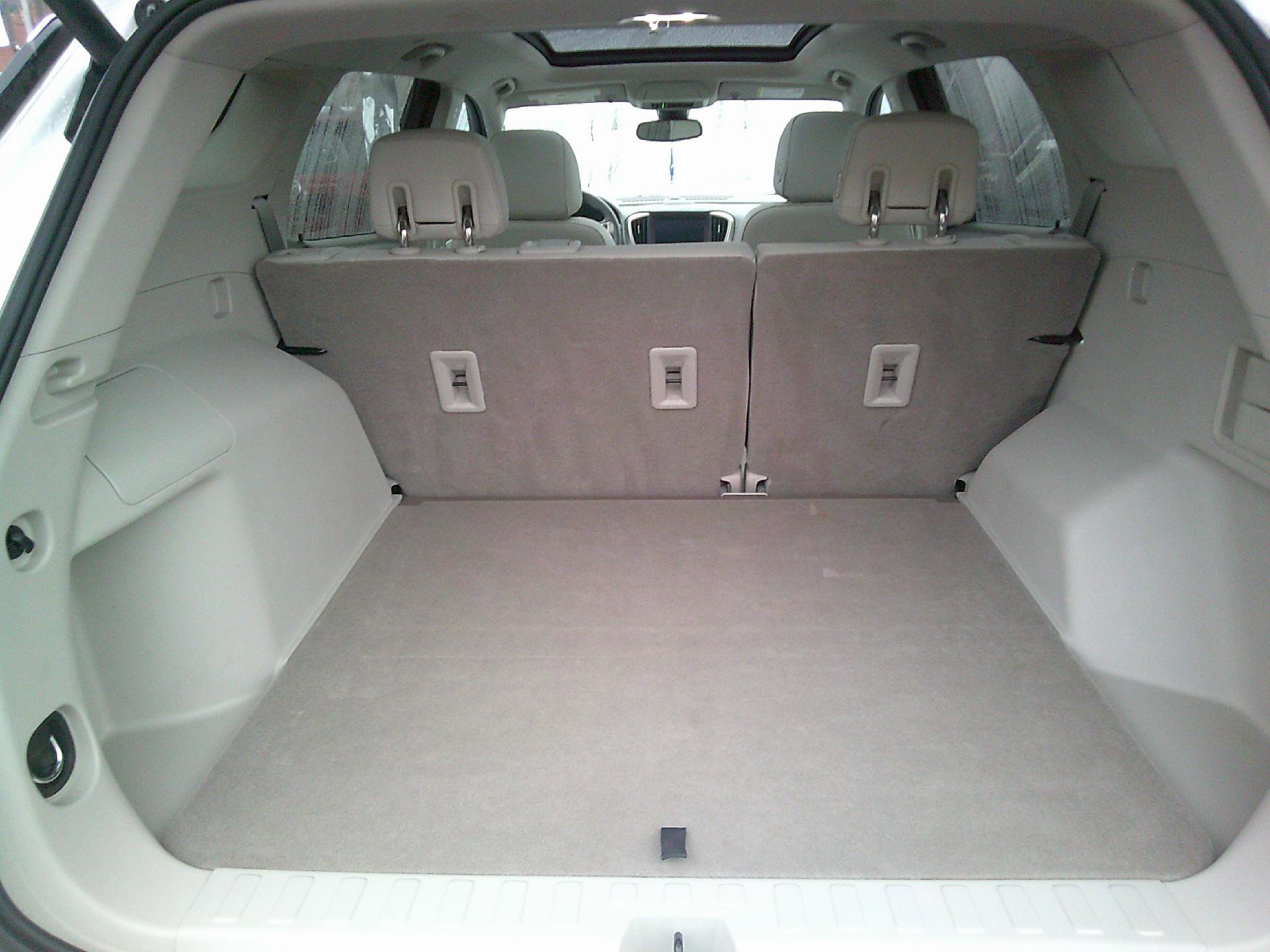 Used 2018 GMC Terrain Denali w/ Advanced Safety Package image 9