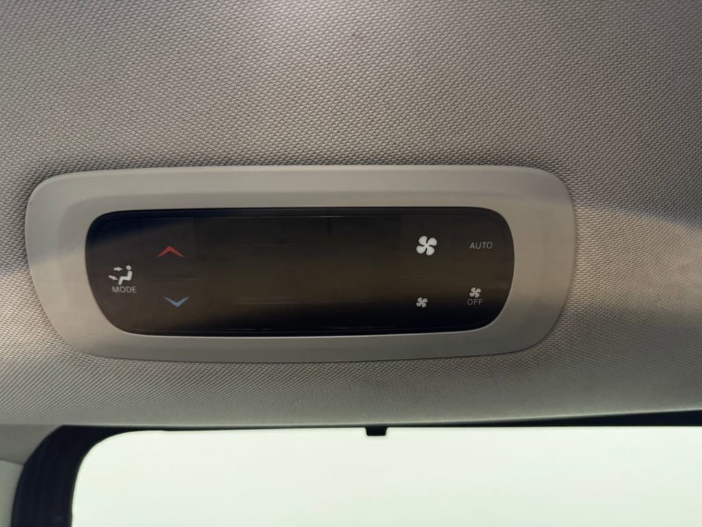 Used 2020 Chrysler Pacifica Touring w/ Advanced Safetytec Group FWD image 39