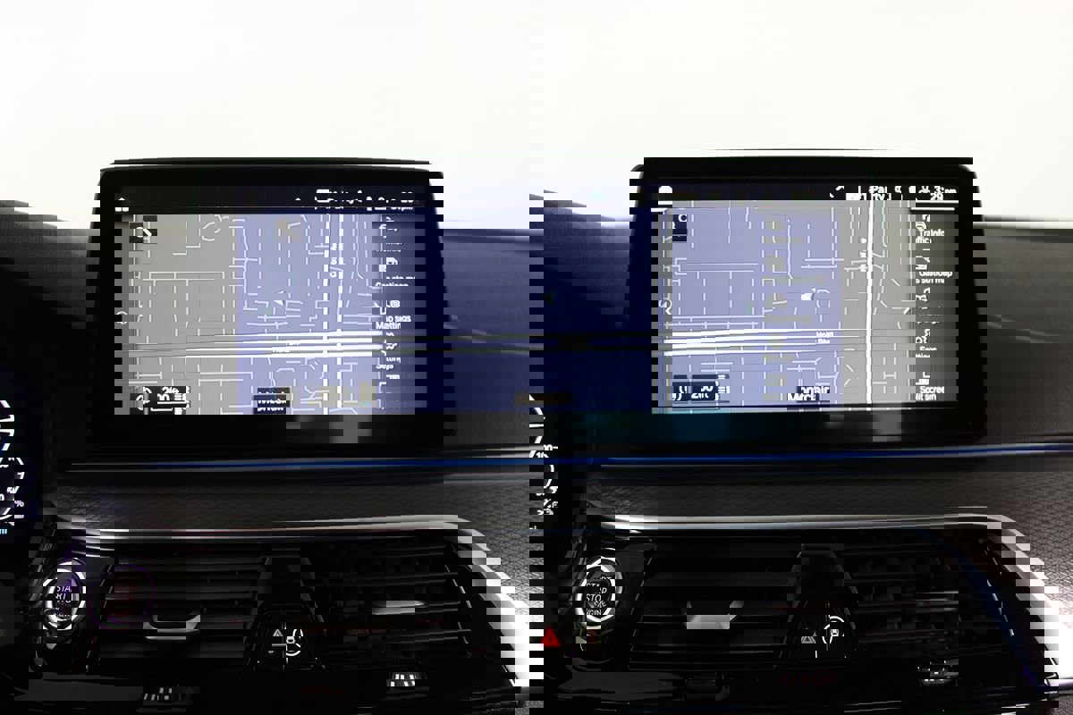 Used 2023 BMW 530e 530e w/ M Sport Package image 24