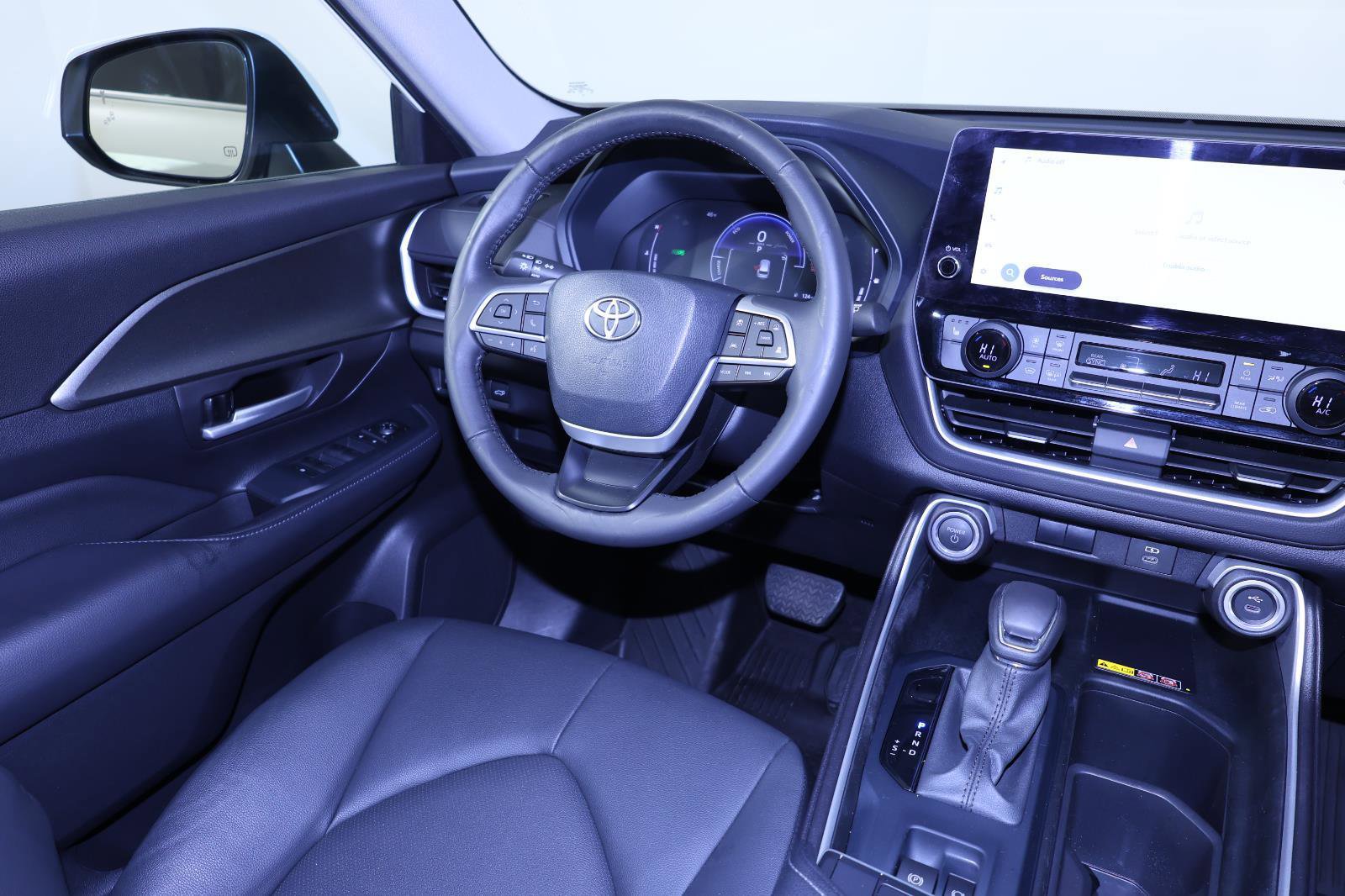 Used 2024 Toyota Grand Highlander XLE image 9