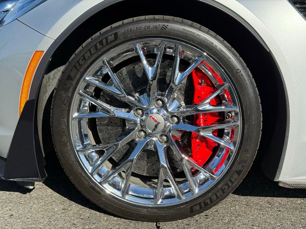 Used 2018 Chevrolet Corvette Z06 RWD image 15