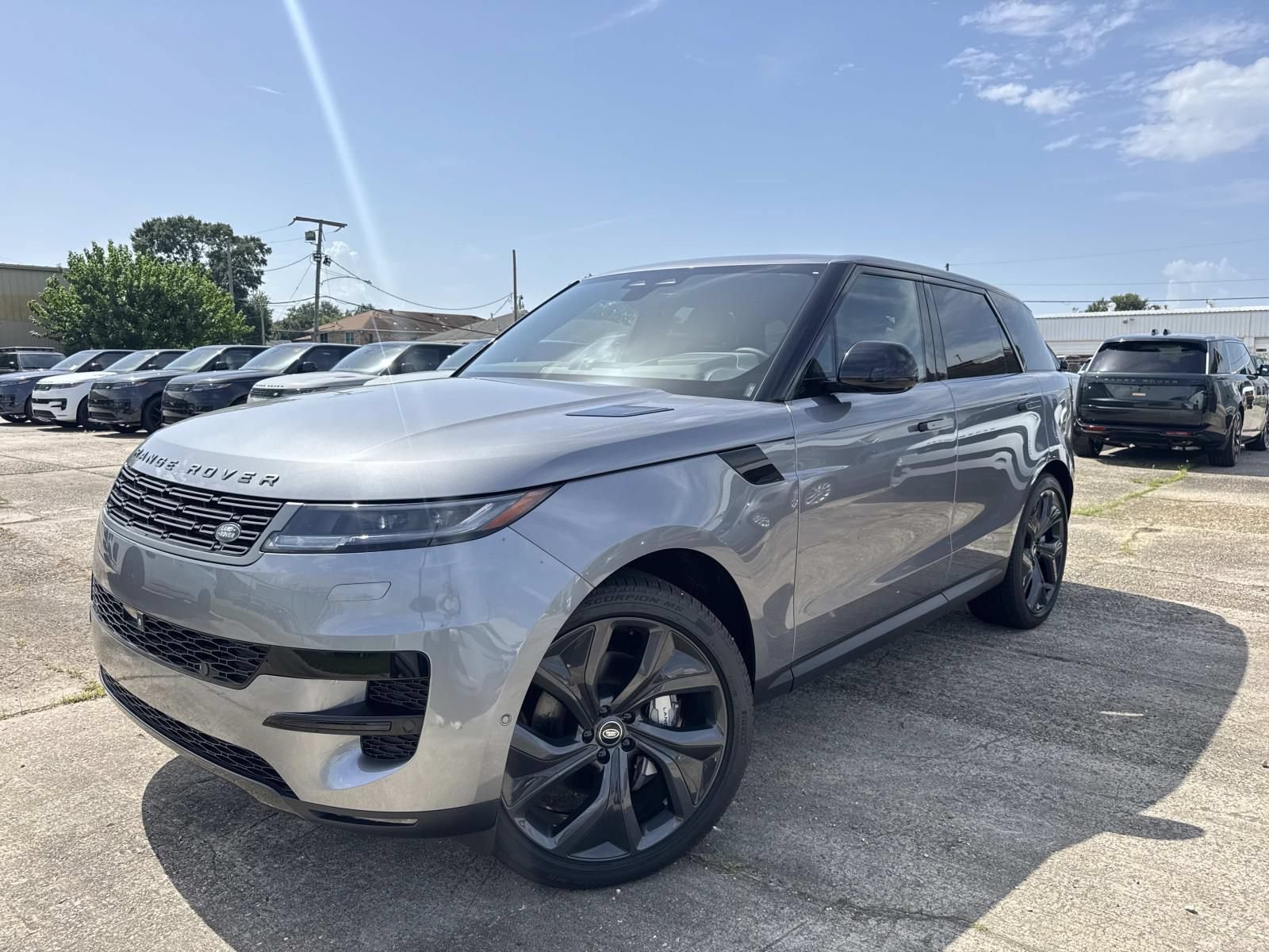 New 2025 Land Rover Range Rover Sport SE AWD/4WD image 14