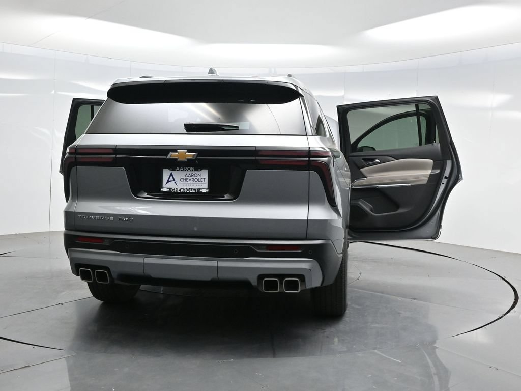 Used 2025 Chevrolet Traverse LT AWD/4WD image 45