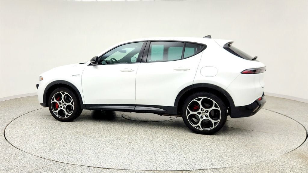 Used 2024 Alfa Romeo Tonale Veloce AWD/4WD image 8