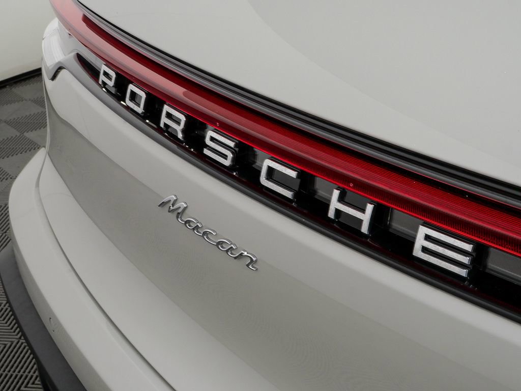 New 2026 Porsche Macan image 38