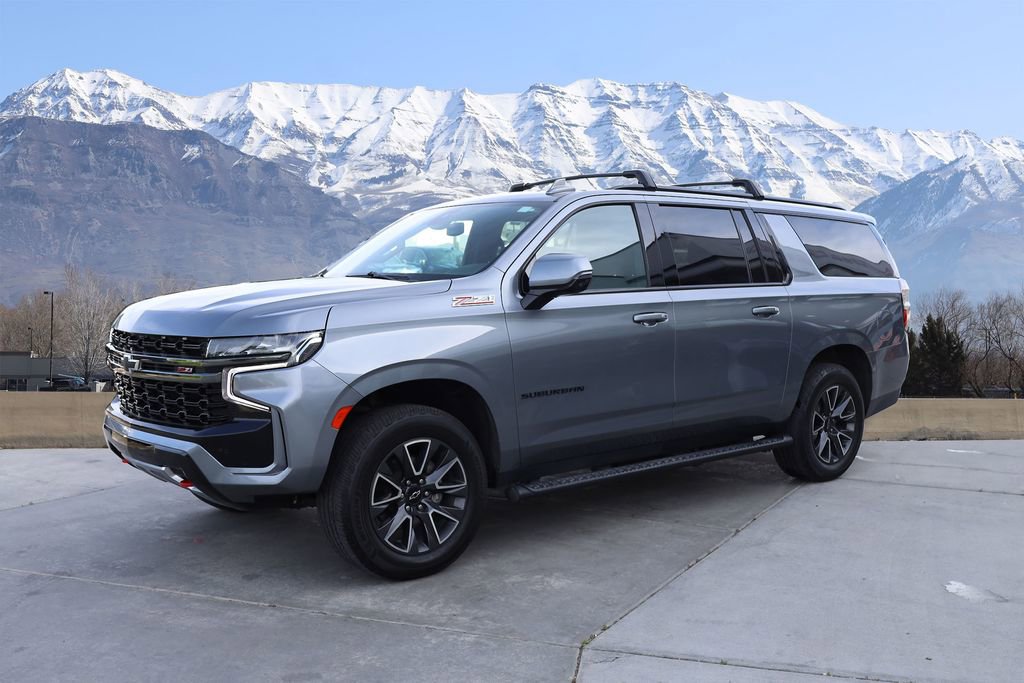 Used 2022 Chevrolet Suburban Z71 w/ Luxury Package AWD/4WD image 2