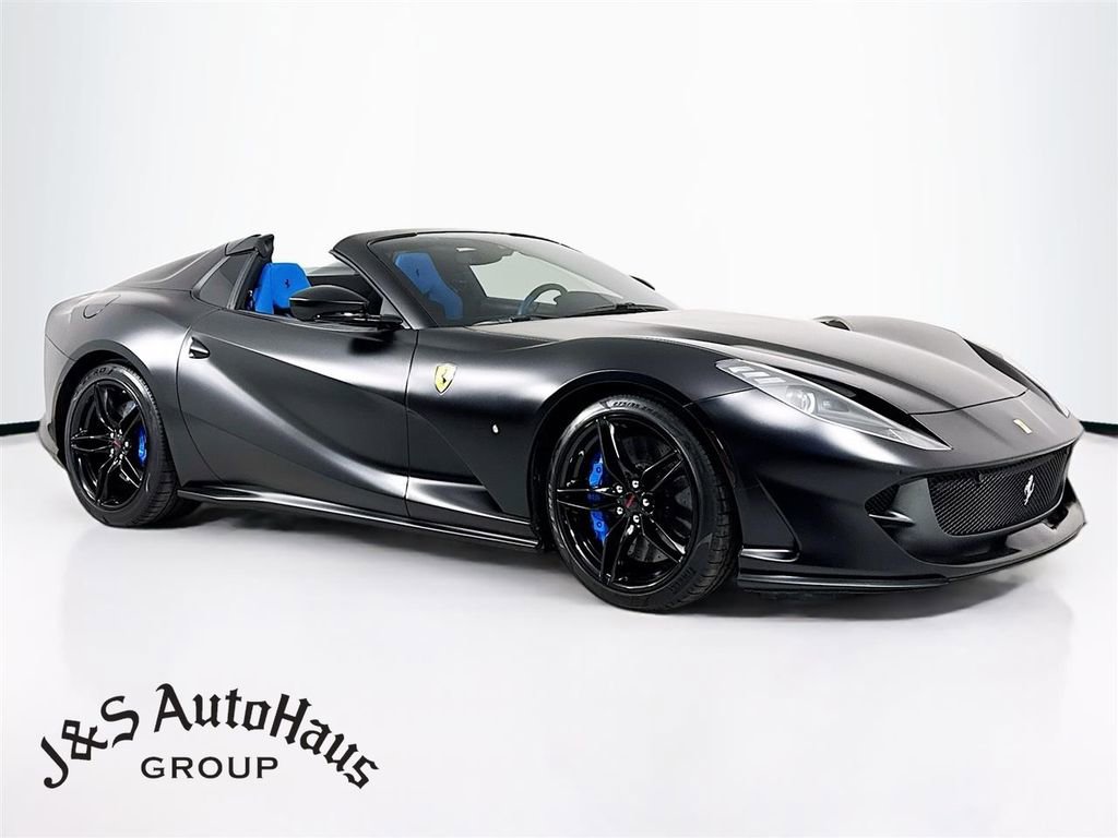 Used 2022 Ferrari 812 GTS image 1