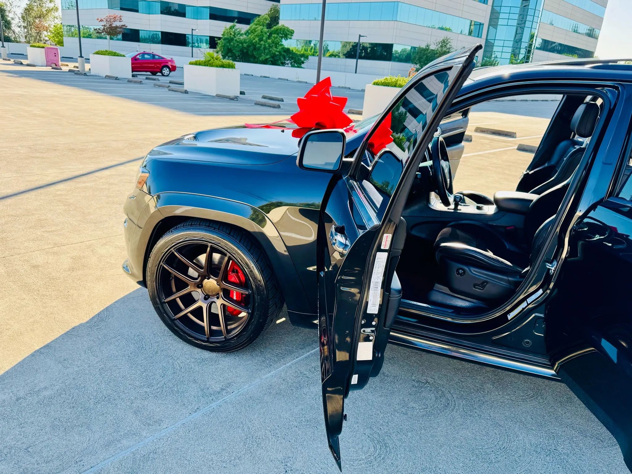 Used 2014 Jeep Grand Cherokee SRT8 w/ Luxury Group II image 94