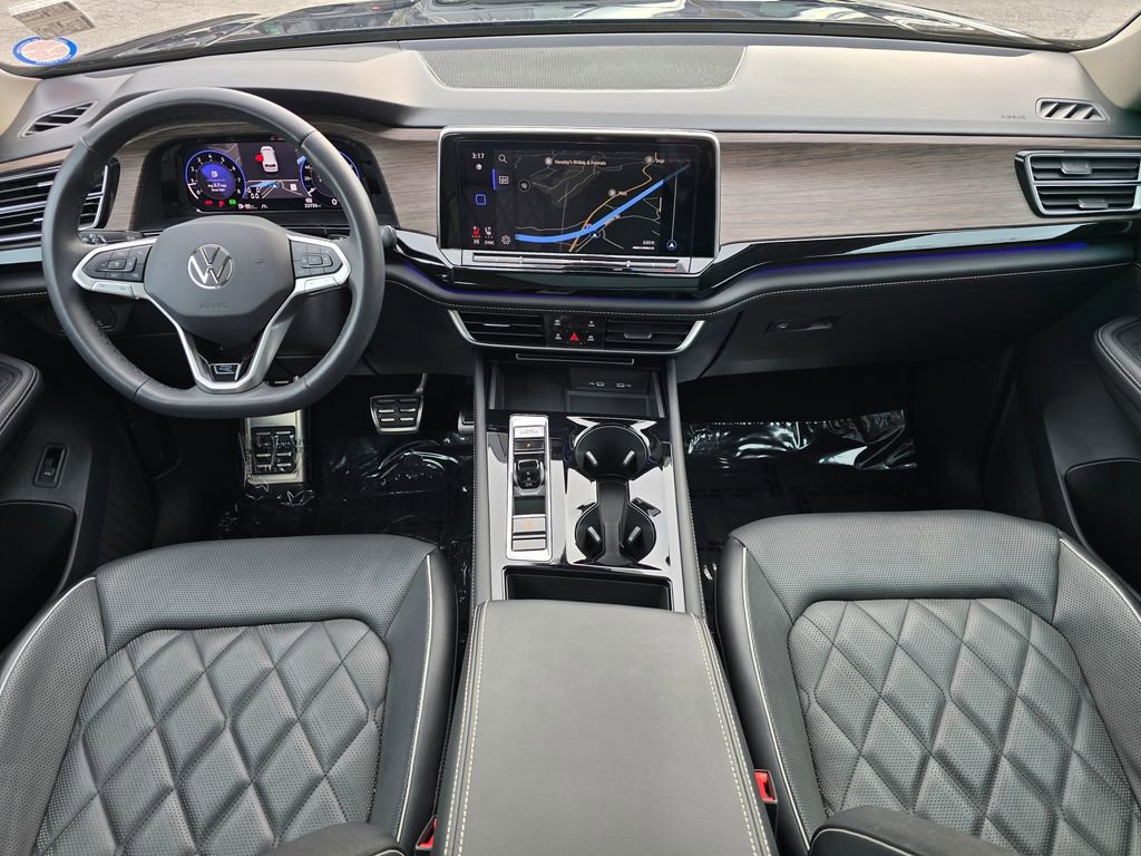 Used 2024 Volkswagen Atlas SEL Premium R-Line image 5