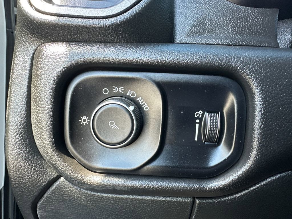 Used 2024 RAM 3500 Tradesman w/ Chrome Appearance Group image 31