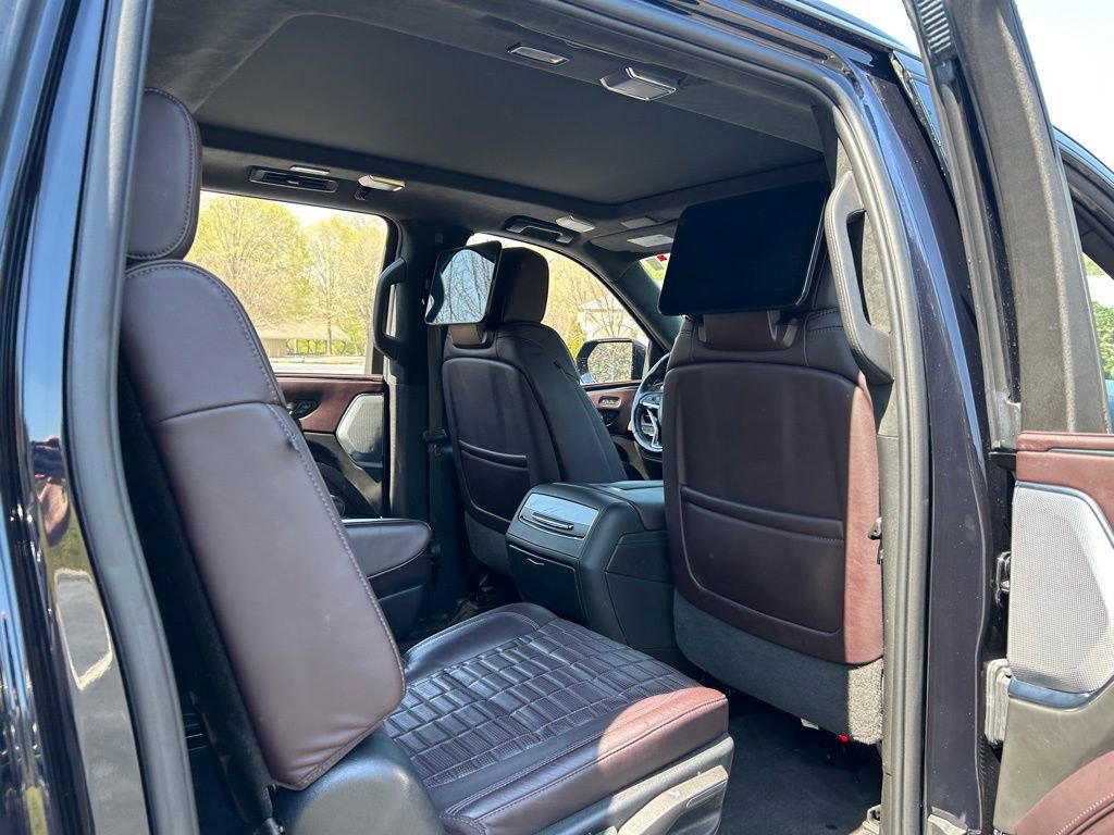 Used 2023 Cadillac Escalade ESV Sport Platinum w/ LPO, ONYX Package image 55