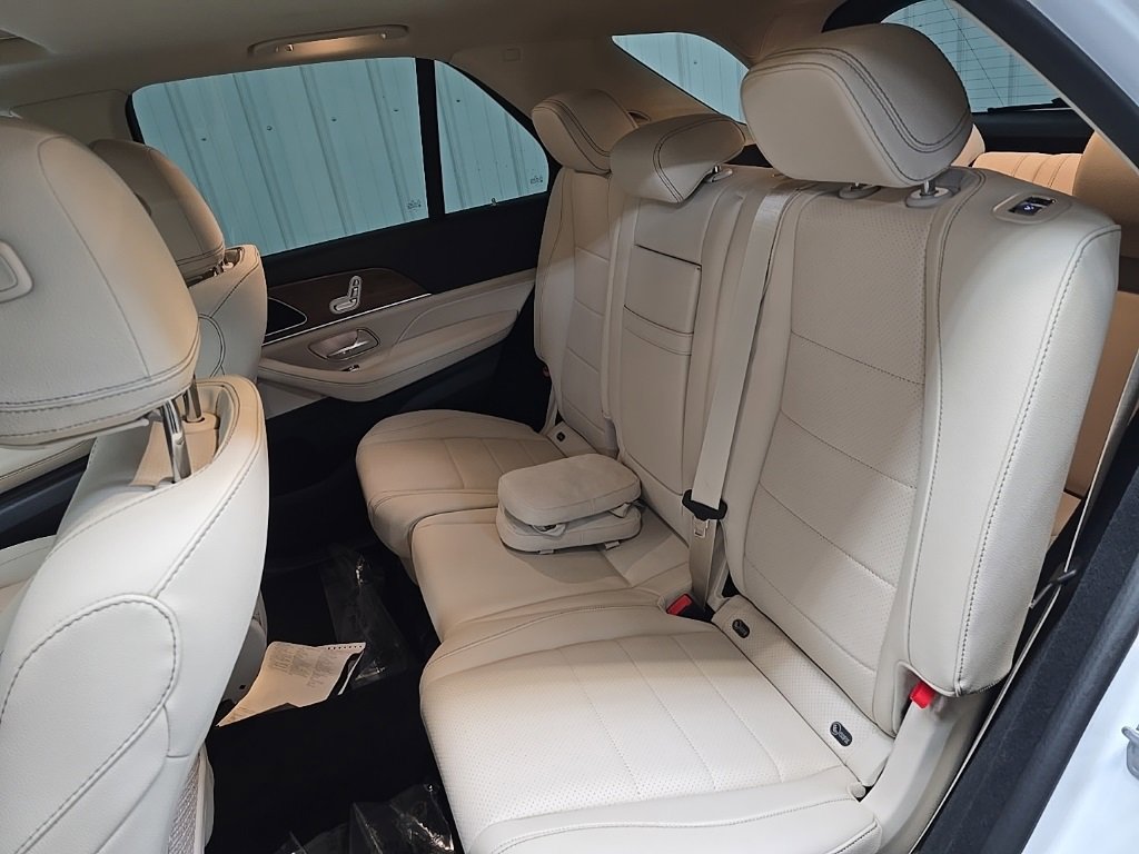 Used 2024 Mercedes-Benz GLE 350 4MATIC w/ 3rd Row Seat Package image 33