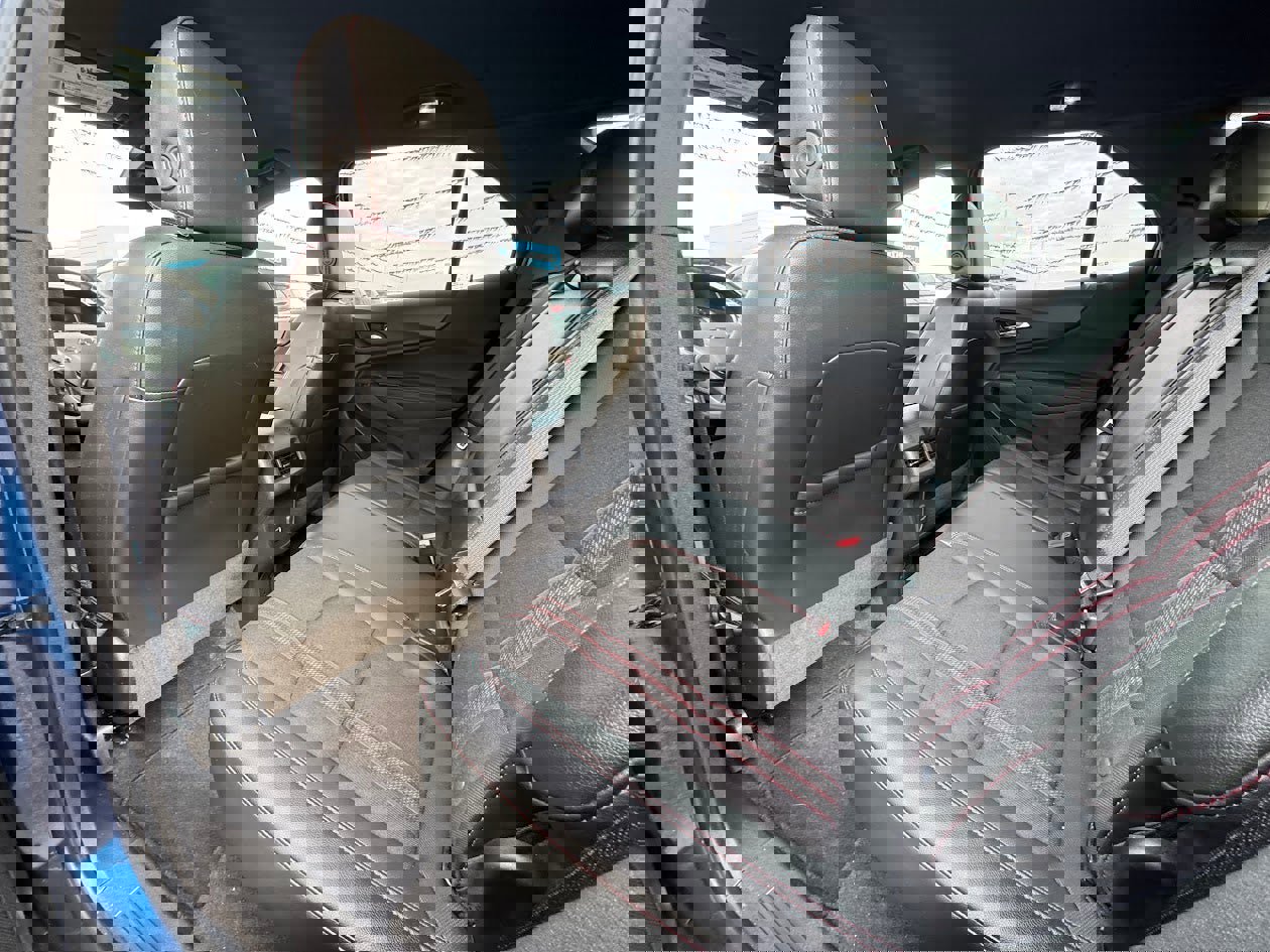 Used 2022 Chevrolet Equinox RS w/ Infotainment Package image 9