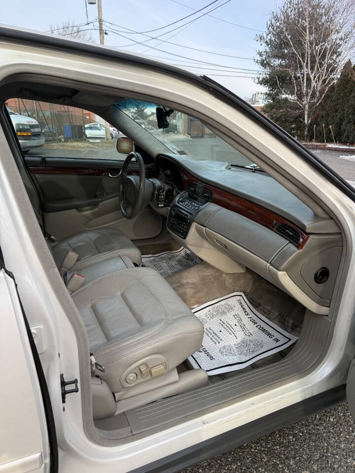 Used 2001 Cadillac De Ville w/ Comfort/Convenience Pkg FWD image 10