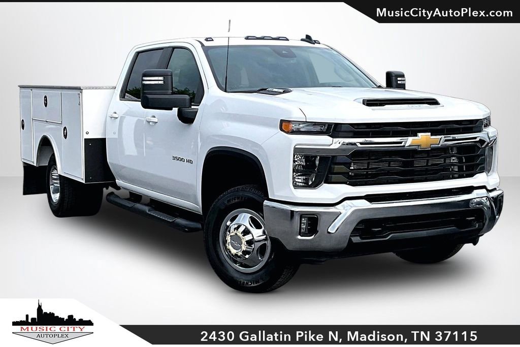 Used 2024 Chevrolet Silverado 3500 LT w/ Convenience Package AWD/4WD image 1