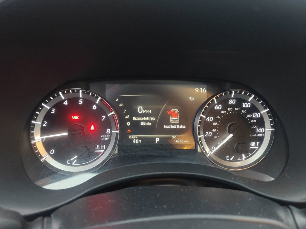 Used 2023 Toyota Highlander XLE image 8