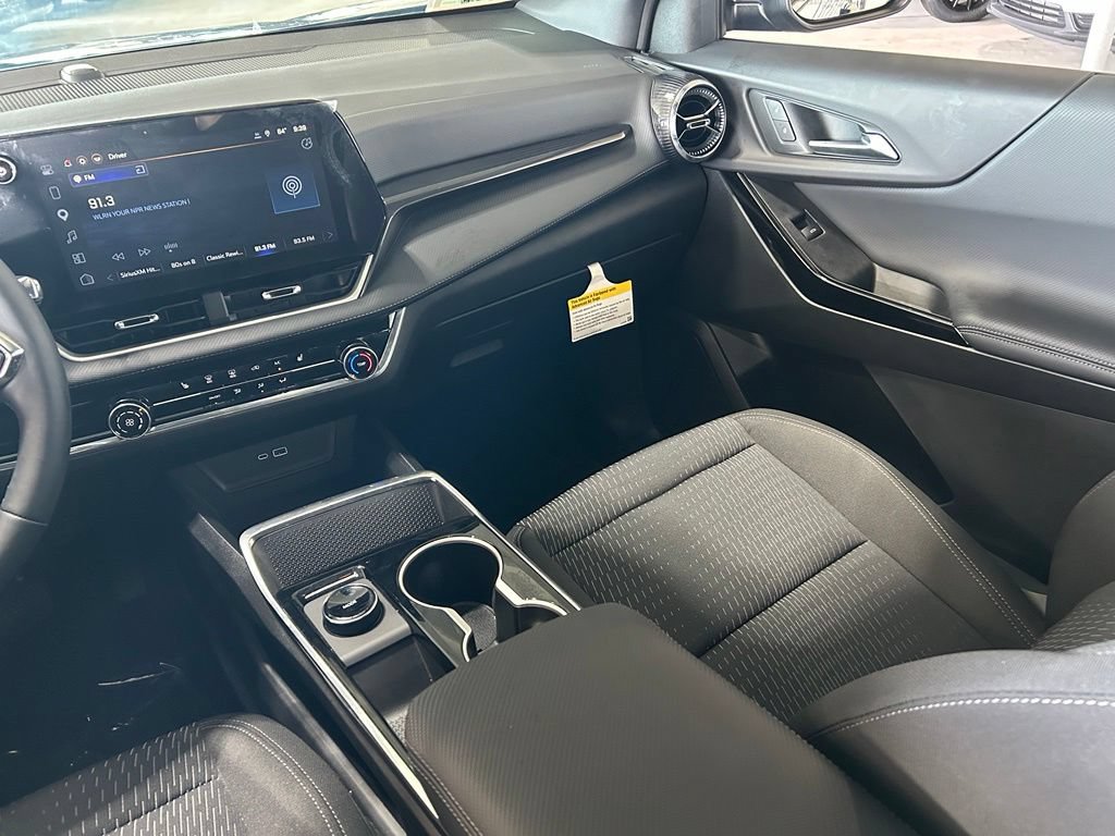 Used 2026 Chevrolet Equinox LT FWD image 11