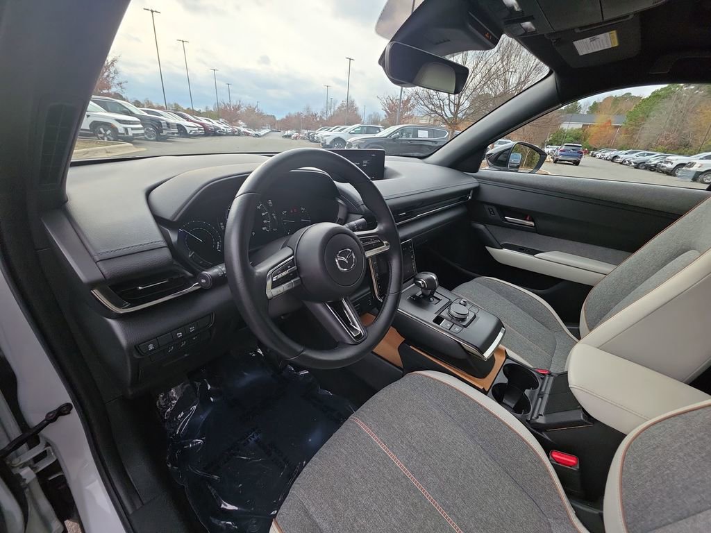 Used 2022 MAZDA MX-30 Electric w/ Premium Package image 23