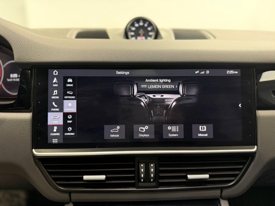 Used 2019 Porsche Cayenne S w/ Premium Plus Package AWD/4WD image 76