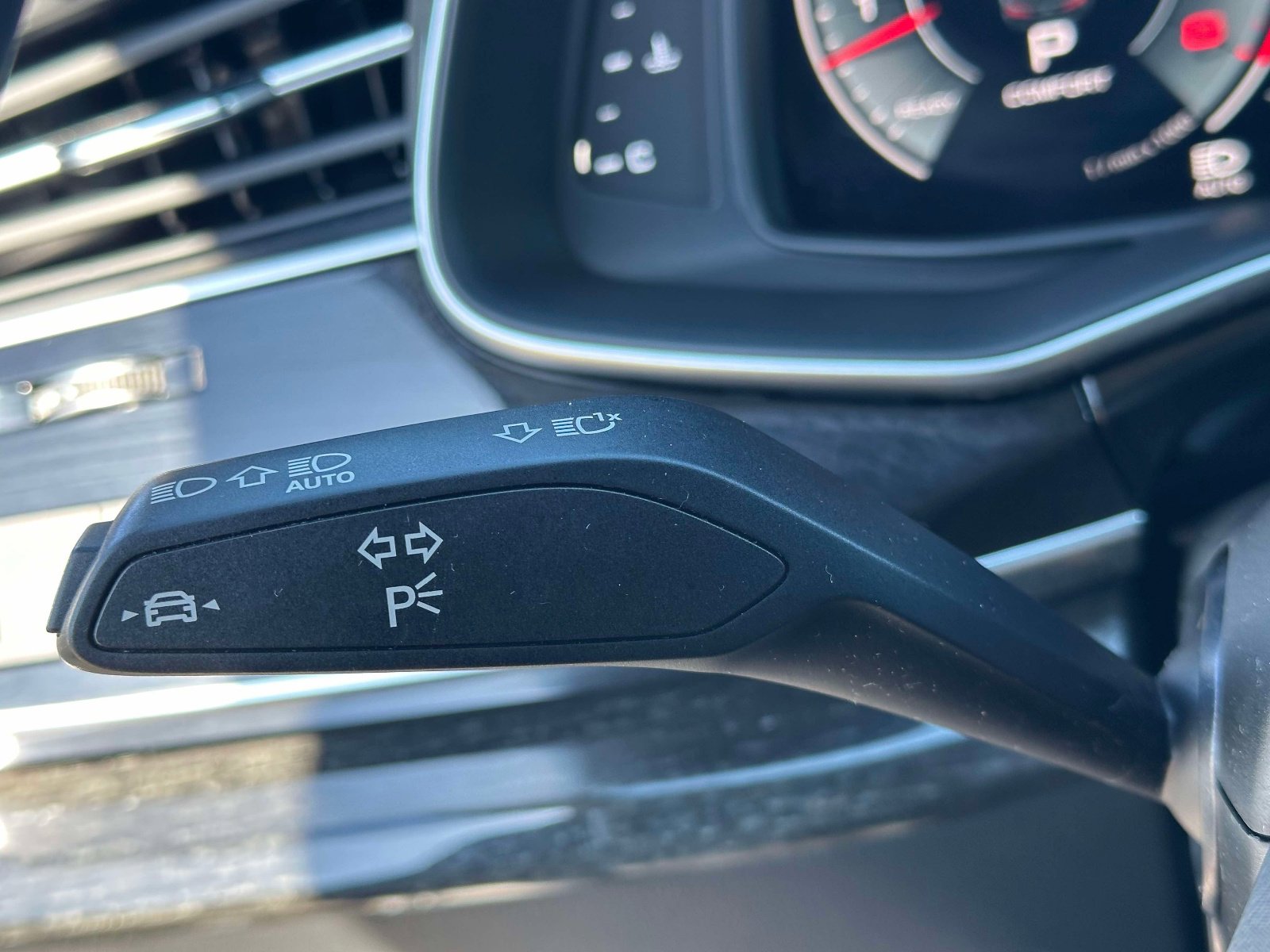 Used 2022 Audi Q7 Premium Plus image 19