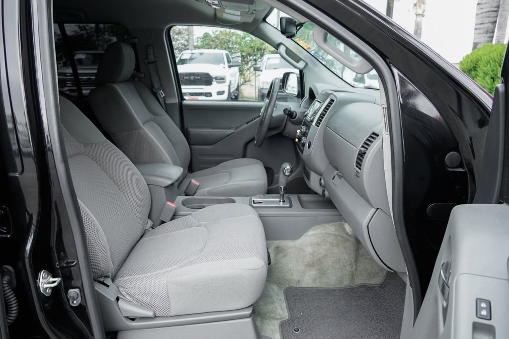 Used 2017 Nissan Frontier SV w/ SV Value Truck Package RWD image 36