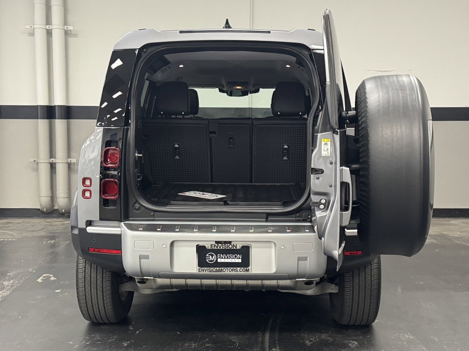 Used 2023 Land Rover Defender 110 S image 17