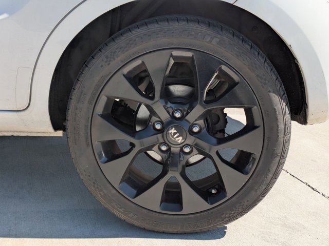 Used 2013 Kia Soul ! w/ Premium Pkg image 8