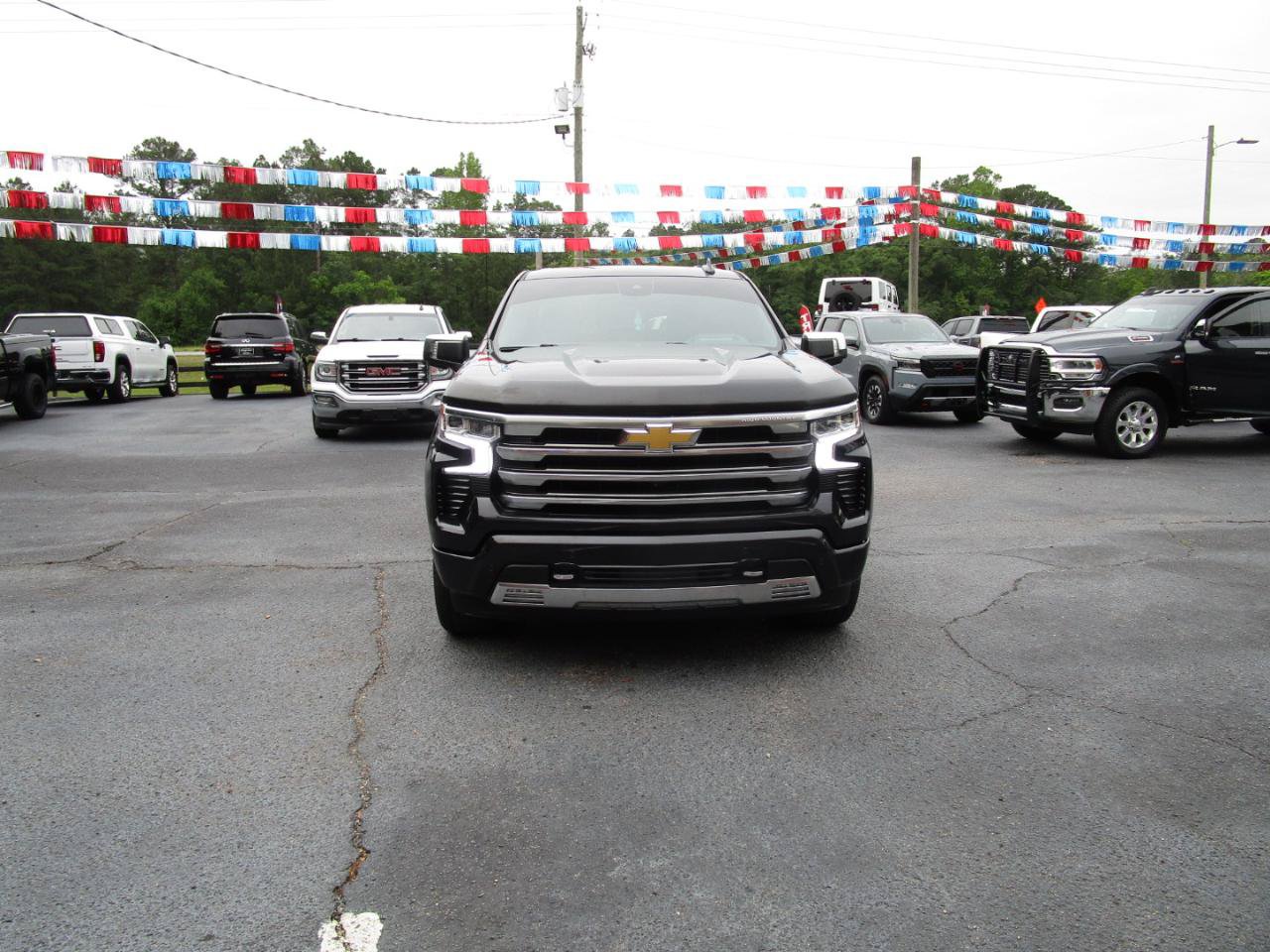 Used 2023 Chevrolet Silverado 1500 High Country w/ Technology Package AWD/4WD image 7